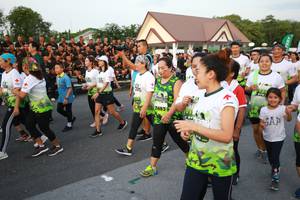 BIB: 2485
                            <button type="button" onclick="openModal(3530839)" class="btn btn-primary btn-sm float-right btn-popup" data-toggle="modal" data-target=".modal-high-quality">
                        <i class="fas fa-shopping-cart"></i> Add to Cart
                    </button>
                                            <button type="button" onclick="isThisMe(3530839, true)" class="btn btn-success btn-sm float-right btn-popup btn-isme hidden" data-toggle="tooltip" data-placement="bottom" title="นี่คือรูปของคุณใช่ไหม คลิกที่นี่เพื่อเอาเข้าอัลบั้ม">
                        <i class="fas fa-plus"></i> Add to album
                    </button>
                    <button type="button" onclick="isThisMe(3530839, false)" class="btn btn-warning btn-sm float-right btn-popup btn-isnotme hidden">
                        <i class="fas fa-ban"></i> Remove from album
                    </button>